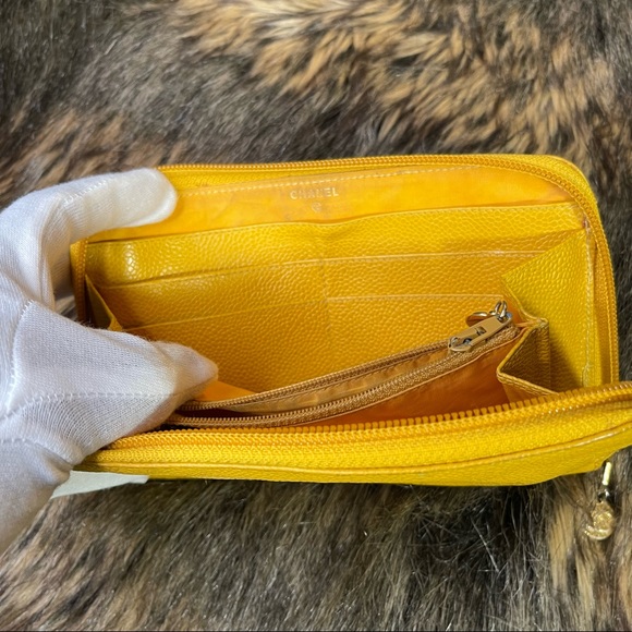 Authentic Chanel Caviar yellow zippy wallet - Picture 14 of 16